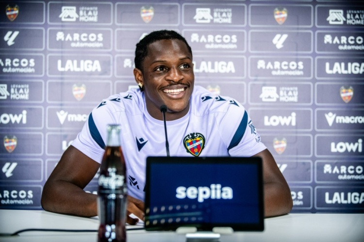 国脚还透露, 这里好好表 国脚还透露, 这里好好表