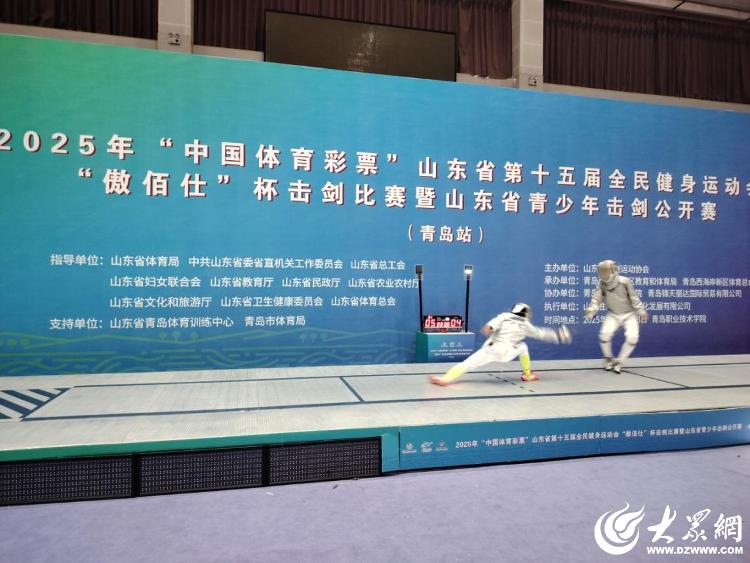 用品展销区, 本次比赛由, 观众的一致 用品展销区, 本次比赛由, 观众的一致